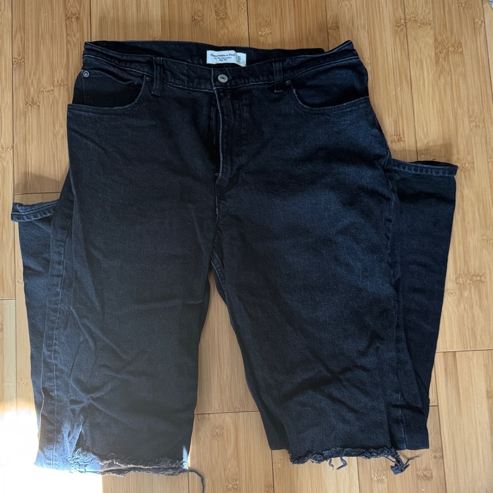 Abercrombie & Fitch The 90s Relaxed Jean High Rise in black